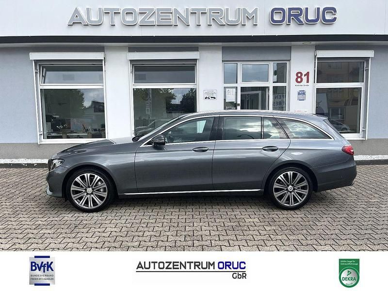 Grau Gebraucht 2017 Mercedes E250 Avantgarde Limousine | 23.980 € (Fairer Preis) - Bild 1/4
