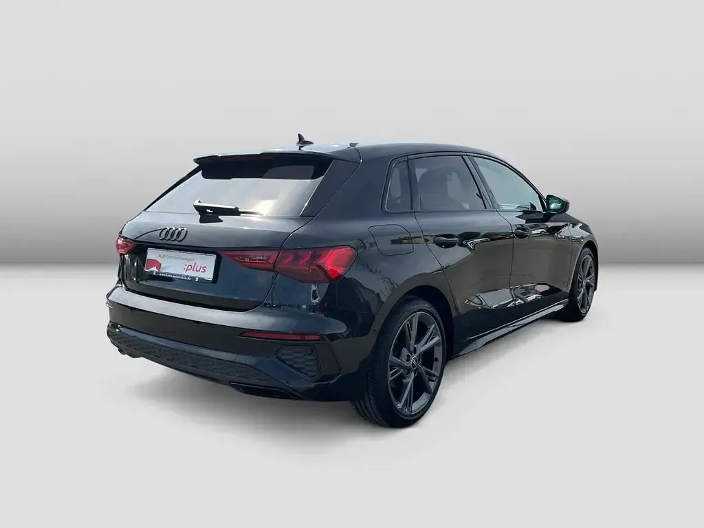 Gebraucht Audi A3 Ambiente 110 PS (80 kW) 2022 Mythosschwarz metallic Limousine