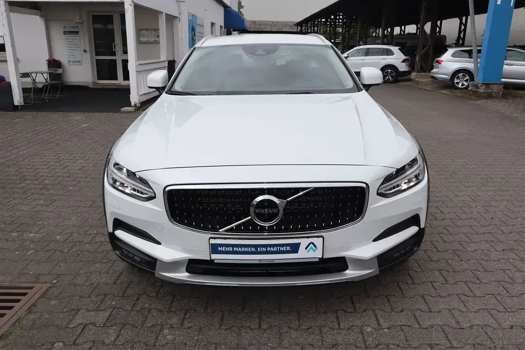 Gebraucht Volvo V90 CC Pro 190 PS (139 kW) 2020 Crystal white Kombi