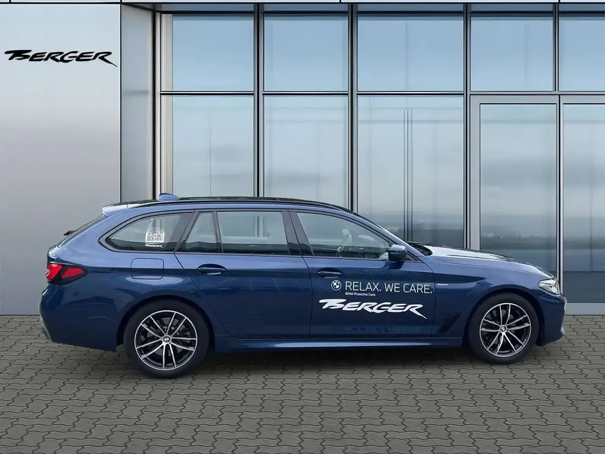 Gebraucht BMW 520 M Sport 190 PS (139 kW) 2022 Phytonicblau metallic Kombi