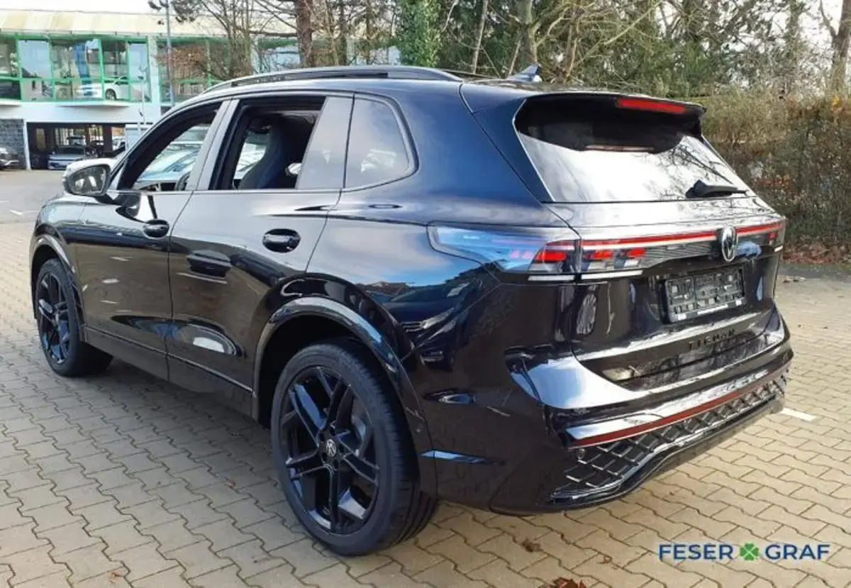 Gebraucht VW Tiguan R-line 193 PS (141 kW) 2024 Schwarz SUV