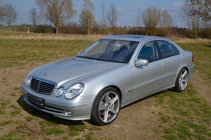 Gebraucht Mercedes E500 Avantgarde 306 PS (225 kW) 2004 Silber Limousine