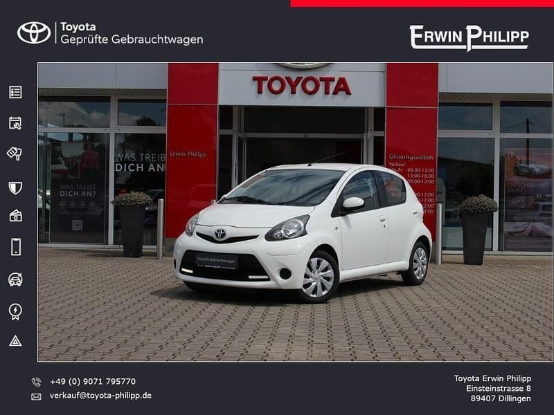 Weiß Gebraucht 2013 Toyota Aygo Cool Kleinwagen | 4.390 € (Fairer Preis) - Bild 1/4