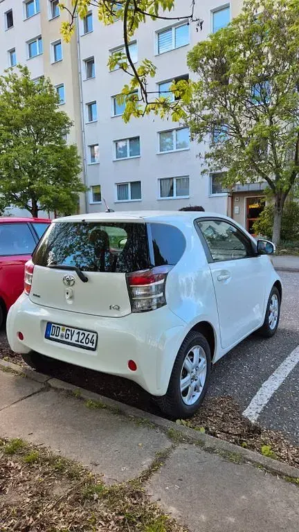 Second-hand Toyota iQ 68 CP (50 kW) 2009 Alb Hatchback