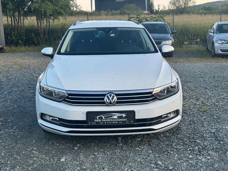 Weiß Gebraucht 2018 VW Passat Comfortline Kombi | 16.900 € (Fairer Preis) - Bild 1/4