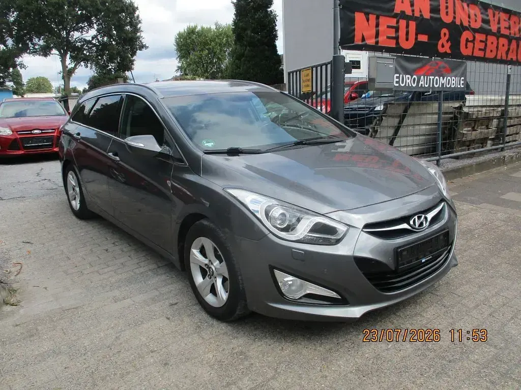 Gebraucht Hyundai i40 Style 136 PS (100 kW) 2012 Grau Kombi