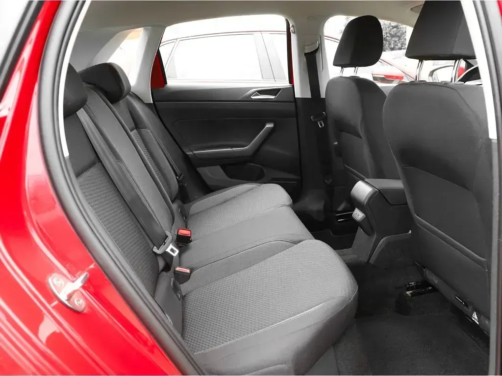 Gebraucht VW Polo Life 80 PS (58 kW) 2023 Kings red metallic Kleinwagen