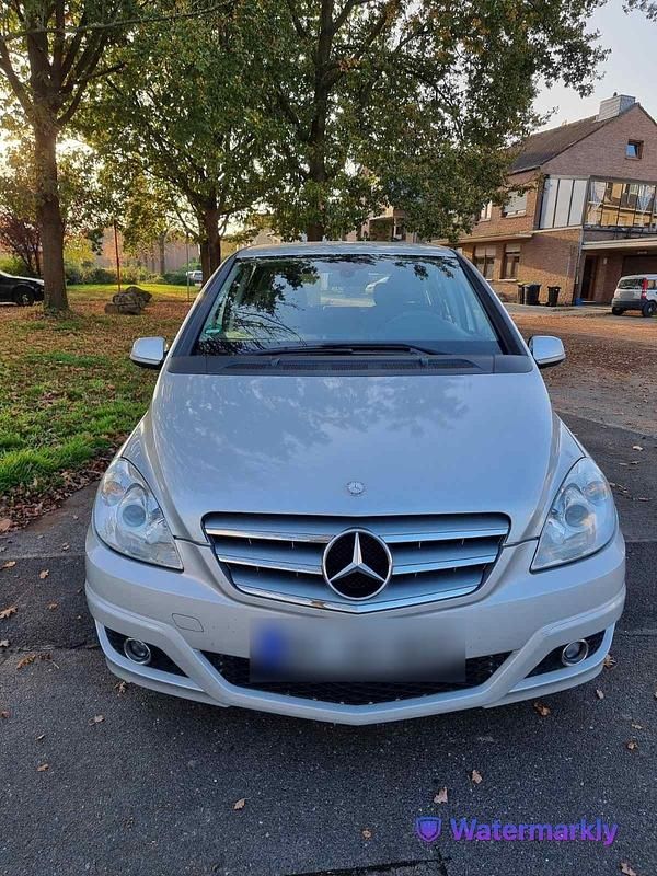 Grau Gebraucht 2010 Mercedes B160 Van / Kleinbus | 4.800 € - Bild 1/4