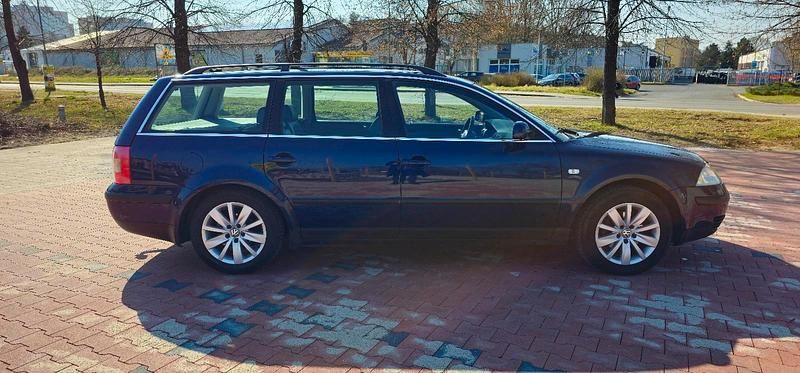 Usata VW Passat 131 CV (96 kW) 2003 Blu Station wagon