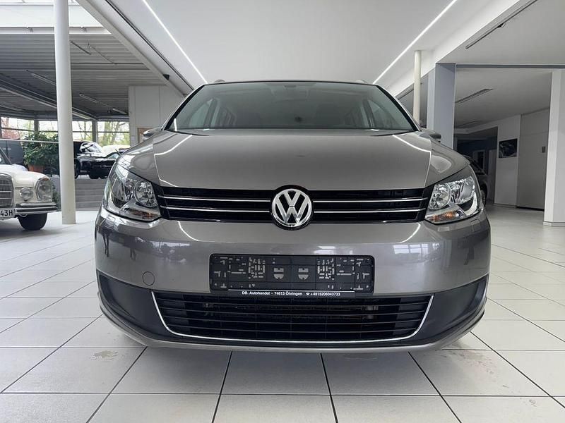 Gebraucht VW Touran 105 PS (77 kW) 2011 Schwarz Van / Kleinbus