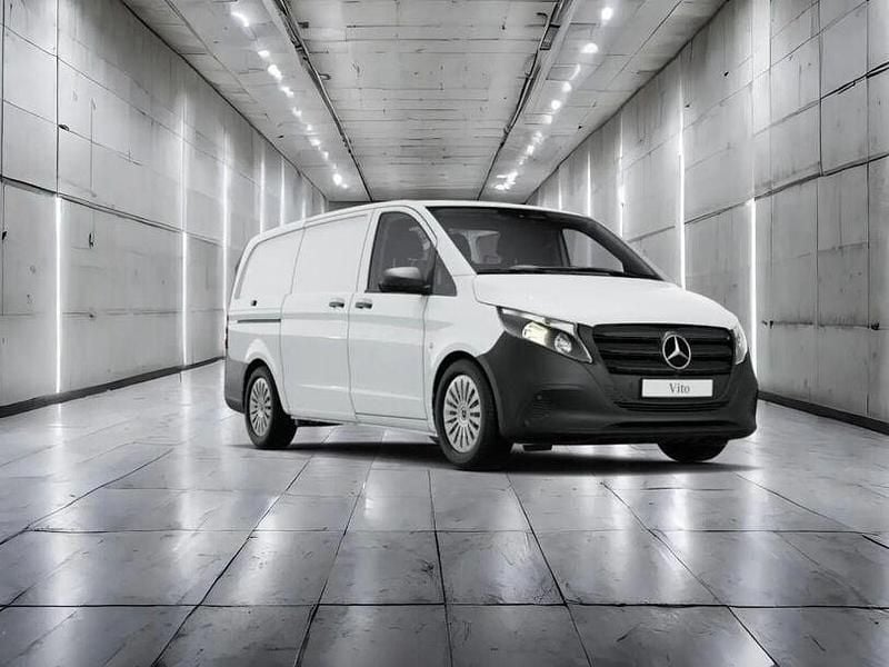 Weiss Gebraucht 2024 Mercedes Vito Van / Kleinbus | 31.748 € (Guter Preis) - Bild 1/2