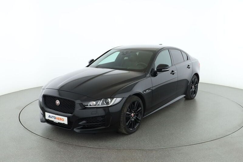 Schwarz Gebraucht 2018 Jaguar XE R-Sport Limousine | 20.690 € (Teuer) - Bild 1/4