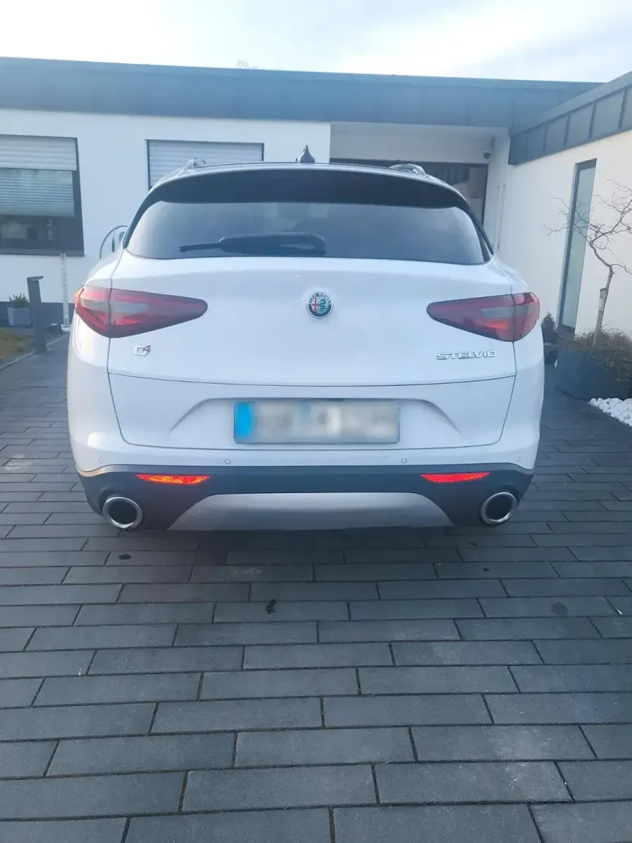 Gebraucht Alfa Romeo Stelvio 280 PS (205 kW) 2018 Weiß SUV