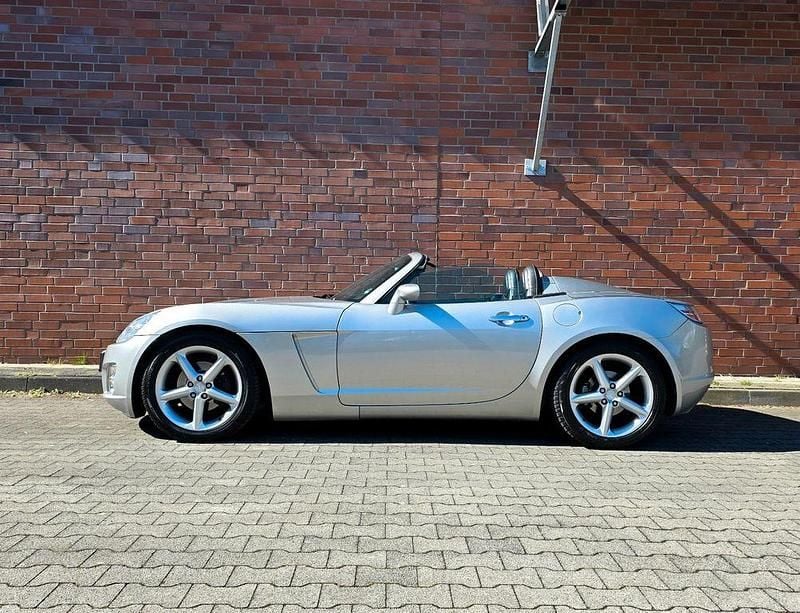 Gebraucht Opel GT 264 PS (194 kW) 2008 Silber Cabrio