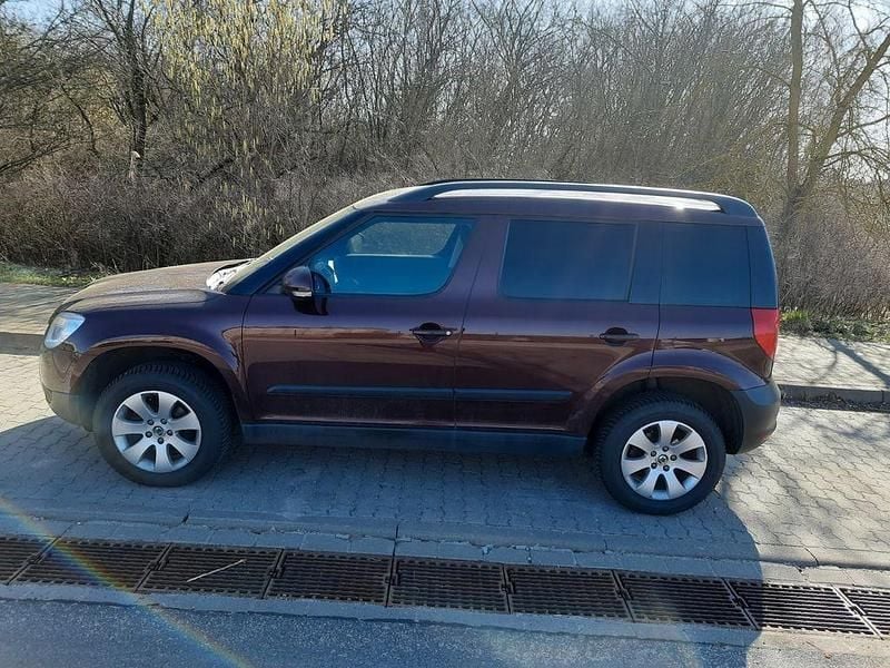 Gebraucht Skoda Yeti 105 PS (77 kW) 2012 Rot SUV