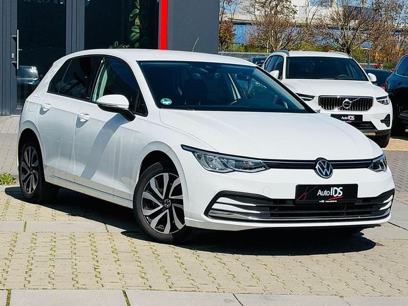 Używany VW Golf VII Active 150 KM (110 kW) 2021 Biały Hatchback