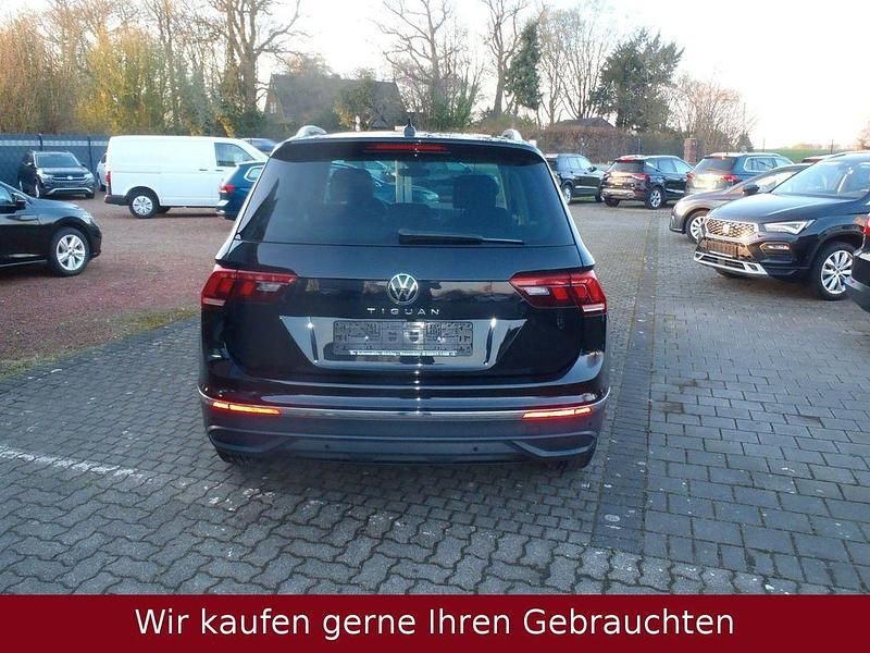 Gebraucht VW Tiguan Move 150 PS (110 kW) 2024 Schwarz SUV
