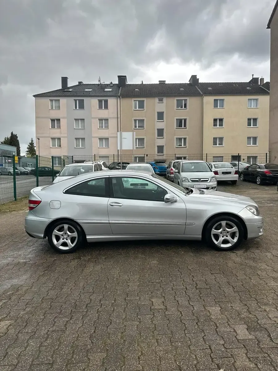 Gebraucht Mercedes CLC200 184 PS (135 kW) 2009 Silber Coupé