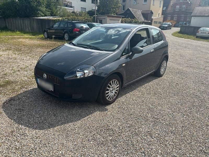 Grau Gebraucht 2007 Fiat Punto Kleinwagen | 800 € (Guter Preis) - Bild 1/4