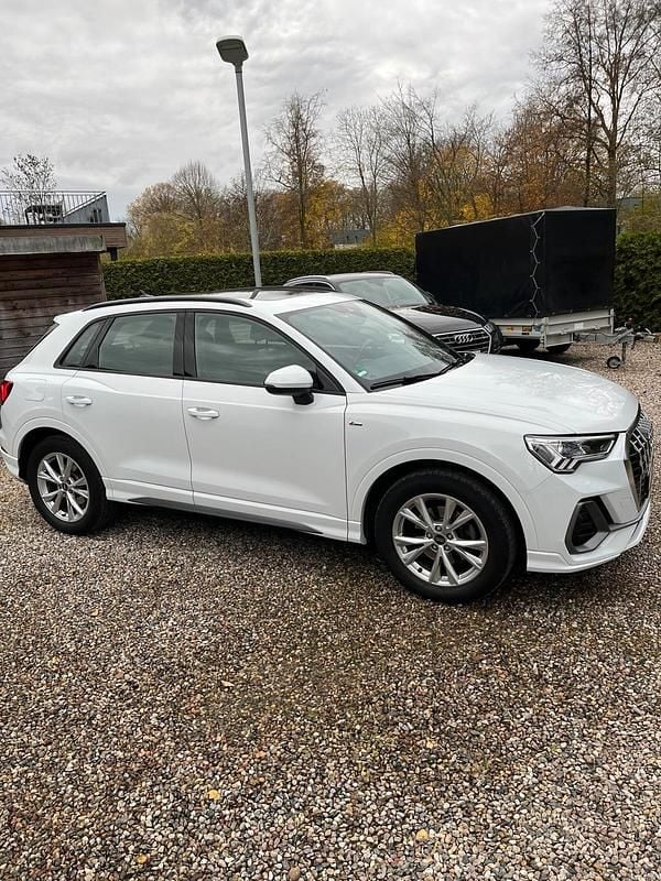 Weiß Gebraucht 2022 Audi Q3 S-Line SUV | 31.800 € (Guter Preis) - Bild 1/4