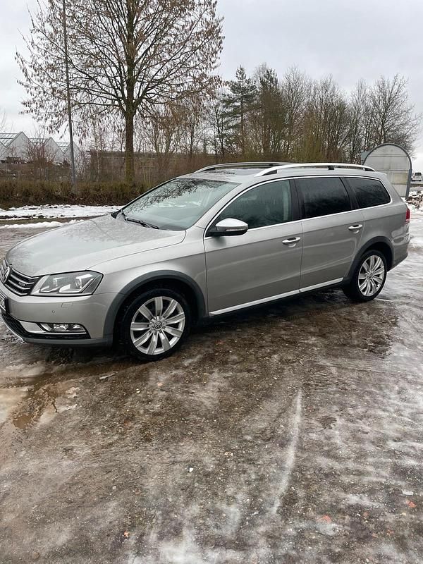Usata VW Passat 170 CV (125 kW) 2012 Argento Station wagon