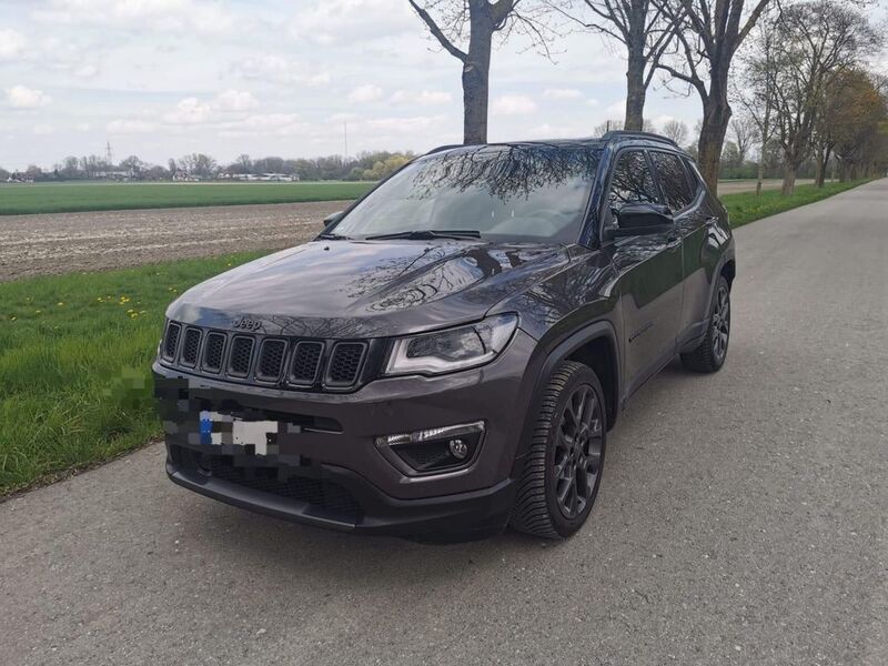 Braun Gebraucht 2021 Jeep Compass SUV | 20.999 € (Fairer Preis) - Bild 1/4