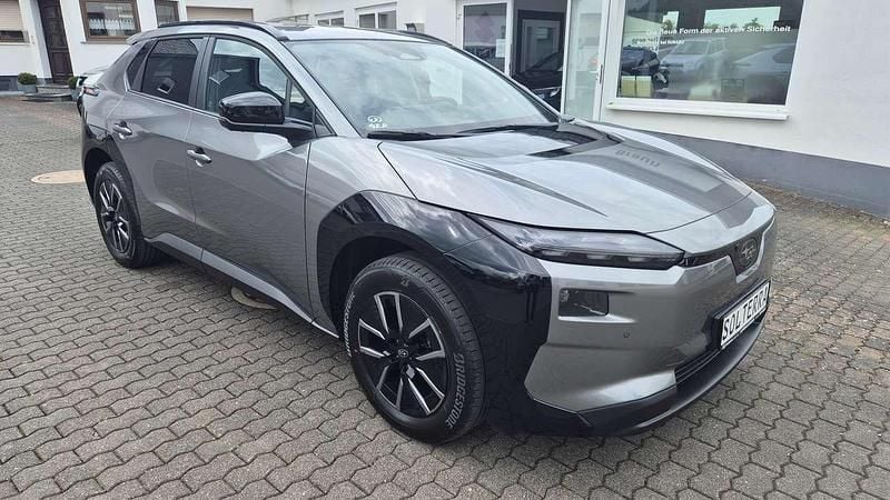 Neu Subaru Solterra Active 252 kW (343 PS) 2026 Precious metall SUV