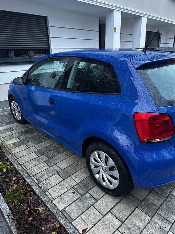 Gebraucht VW Polo Trendline 69 PS (50 kW) 2013 Blau Kleinwagen
