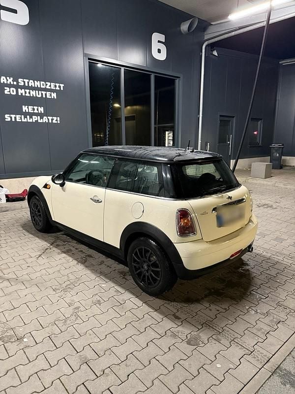 Usata Mini Cooper D 110 CV (80 kW) 2008 Beige Utilitaria