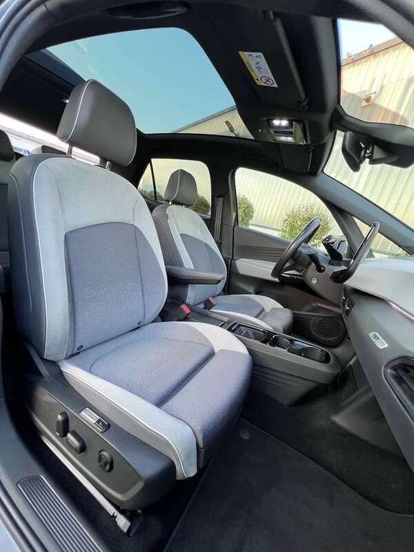 Grau Gebraucht 2020 VW ID.3 Pro Kleinwagen | 25.000 € (Teuer) - Bild 1/4