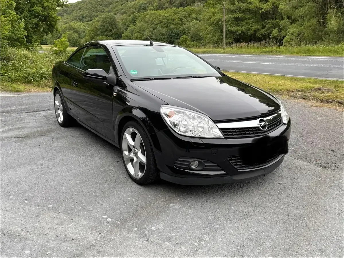 Gebraucht Opel Astra 140 PS (102 kW) 2009 Schwarz Cabrio
