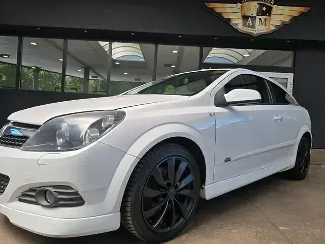 Gebraucht Opel Astra GTC Edition 175 PS (128 kW) 2009 Weiß Coupé