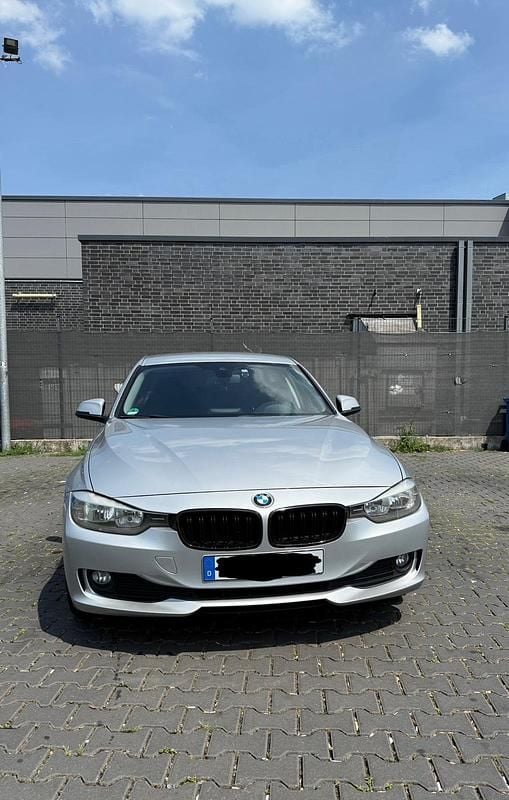 Silber Gebraucht 2012 BMW 316 Limousine | 7.500 € (Fairer Preis) - Bild 1/4