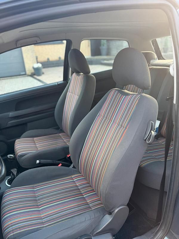 Gebraucht VW Fox 54 PS (39 kW) 2005 Grau Kleinwagen