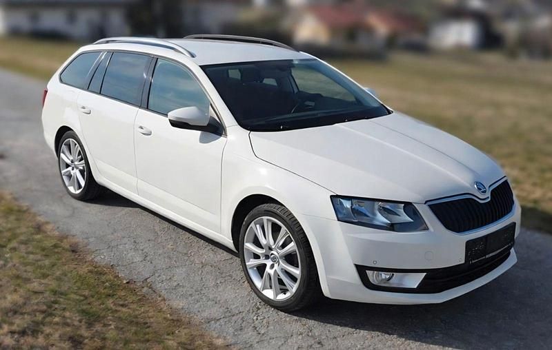 Gebraucht Skoda Octavia Ambition 150 PS (110 kW) 2015 Weiß Kleinwagen