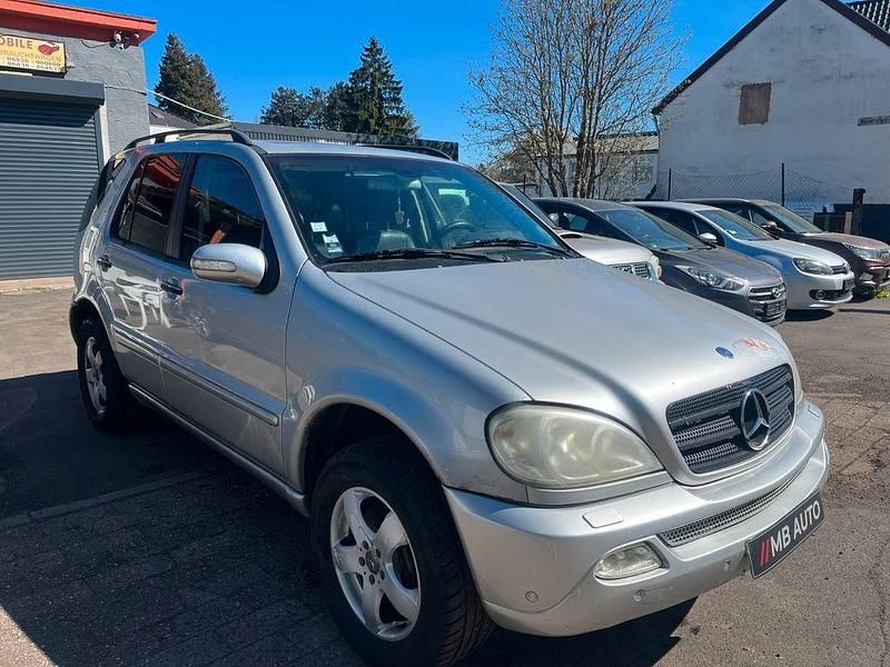 Gebraucht Mercedes ML400 250 PS (183 kW) 2002 Silber SUV