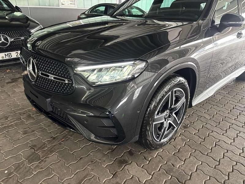 Gebraucht Mercedes GLC220 AMG 197 PS (144 kW) 2025 Metalliclack graphitgrau Coupé