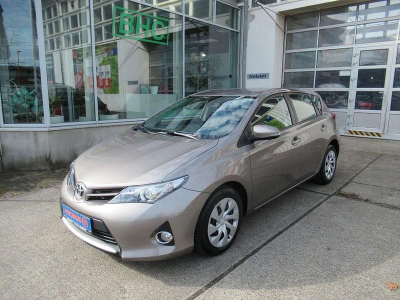 Gebraucht Toyota Auris 99 PS (72 kW) 2014 Grau Limousine