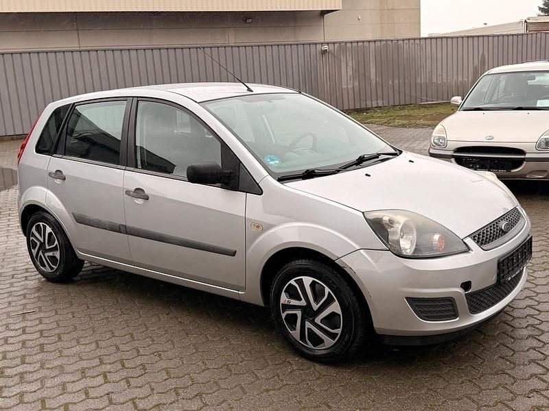 Gebraucht Ford Fiesta 80 PS (58 kW) 2007 Grau Kleinwagen