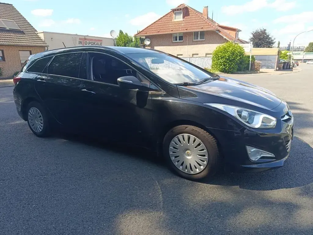 Gebraucht Hyundai i40 Edition 135 PS (99 kW) 2015 Schwarz Kombi