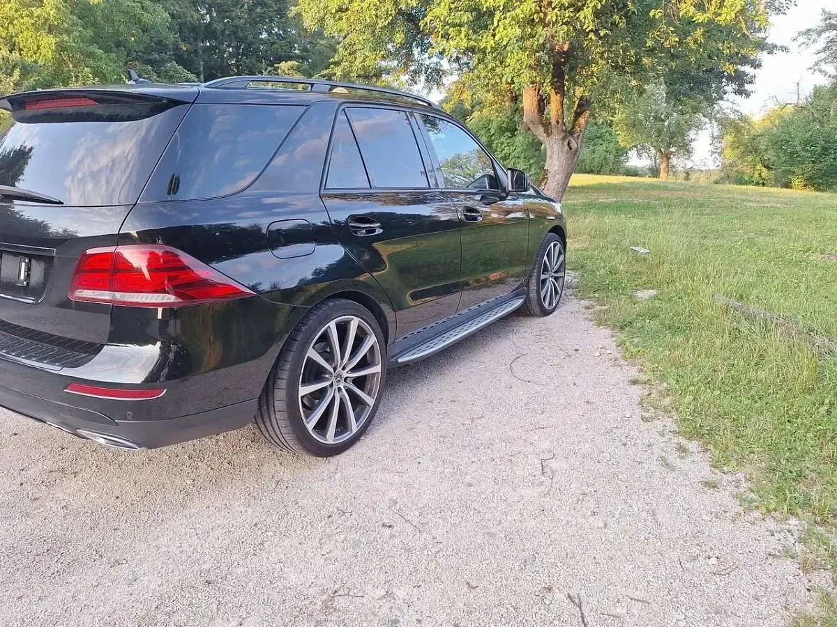 Gebraucht Mercedes GLE350 AMG line 258 PS (189 kW) 2015 SUV