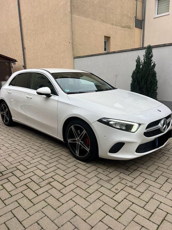 Gebraucht Mercedes A200 150 PS (110 kW) 2020 Weiß Limousine