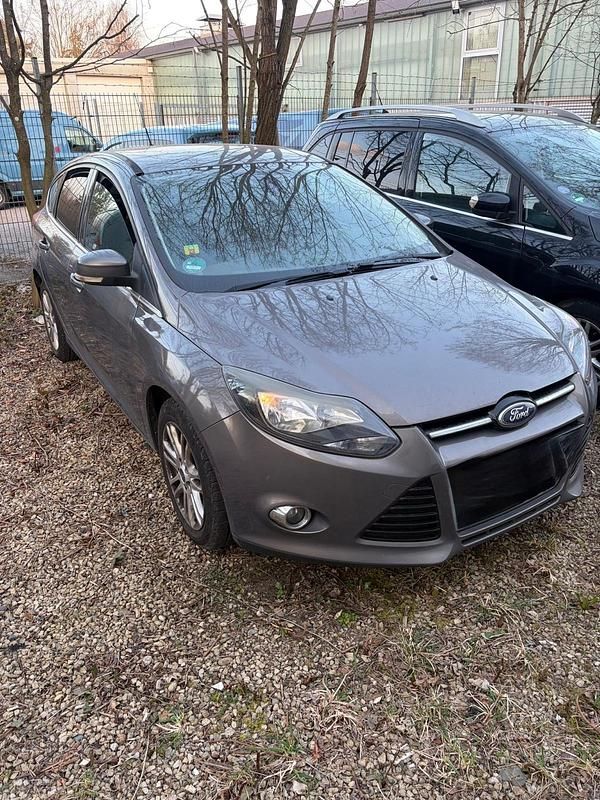 Gebraucht Ford Focus 125 PS (91 kW) 2014 Braun Kleinwagen