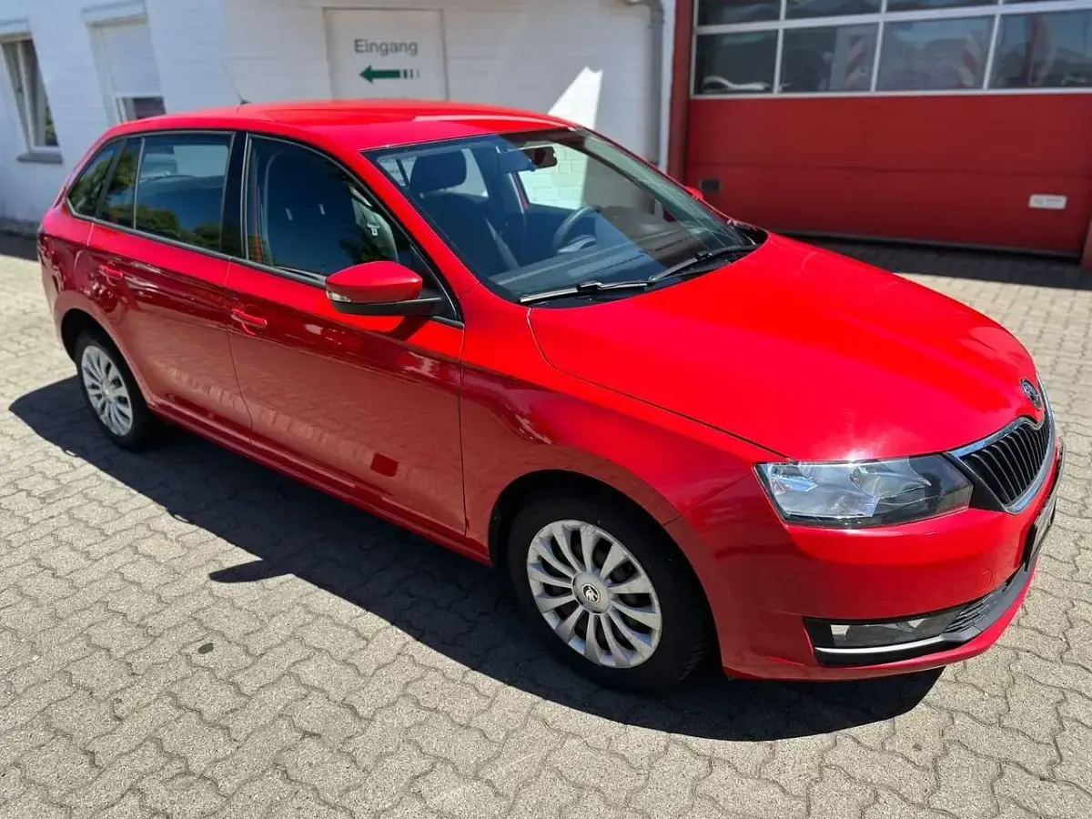 Gebraucht Skoda Rapid 95 PS (69 kW) 2018 Rot Kombi