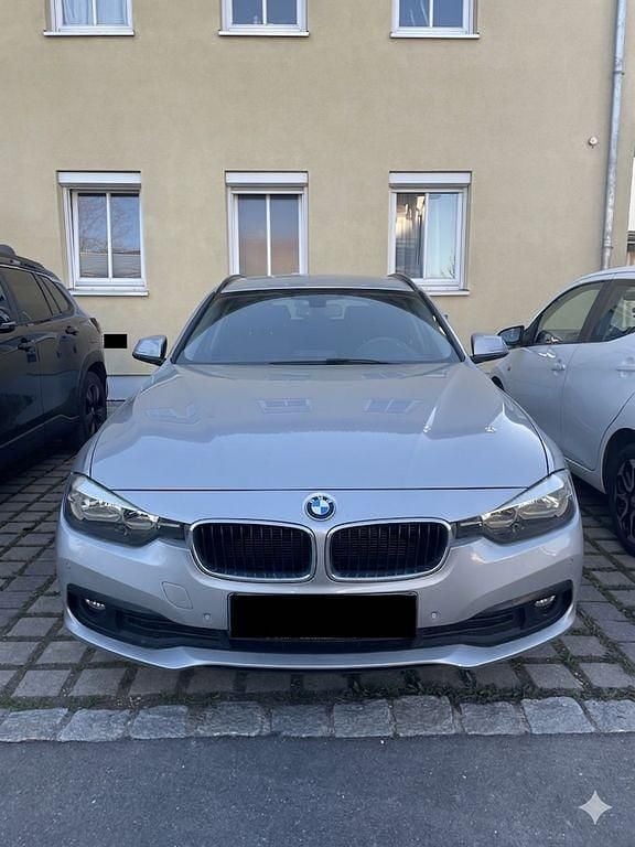 Gebraucht BMW 318 150 PS (110 kW) 2016 Grau Limousine
