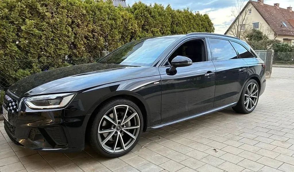 Gebraucht Audi A4 Black Edition 204 PS (150 kW) 2020 Schwarz Kombi