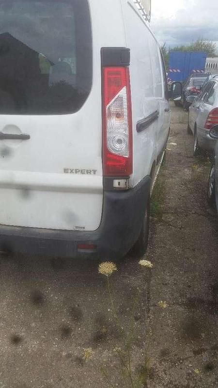 Gebraucht Peugeot Expert 90 PS (66 kW) 2012 Lack weiss banquise/deckende Van