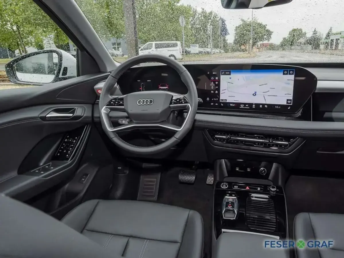 Gebraucht Audi Q6 e-tron Ambiente 284 kW (387 PS) 2025 Gletscherweiß metallic SUV