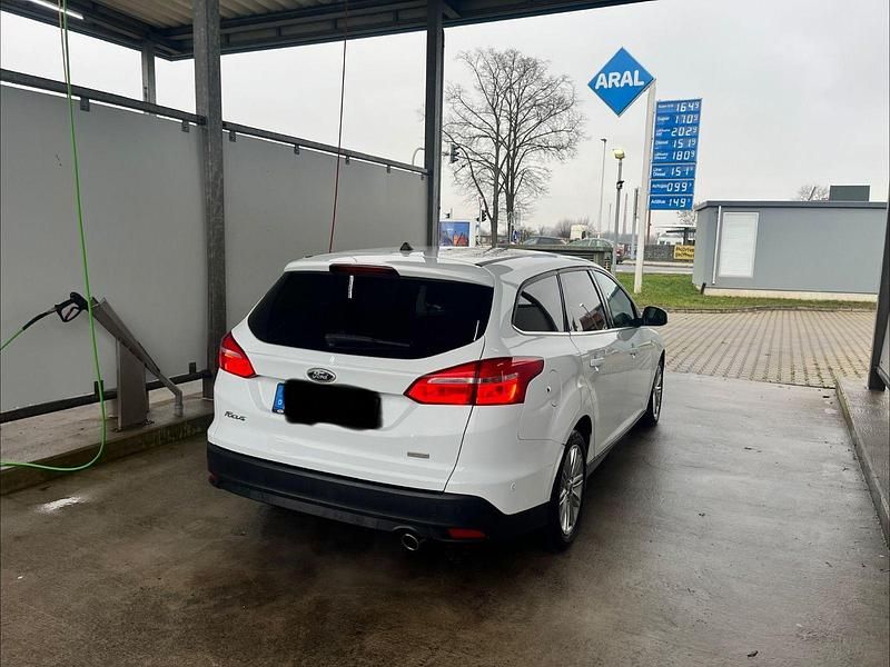 Gebraucht Ford Focus Business Edition 150 PS (110 kW) 2017 Weiß Kombi