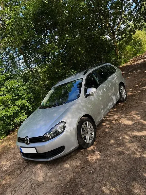 Gebraucht VW Golf VII Trendline 105 PS (77 kW) 2013 Silber Kombi